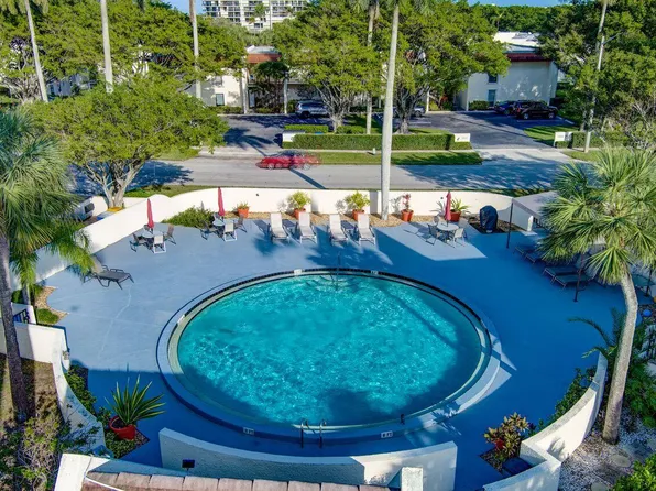 1731 Presidential Way #C-203, West Palm Beach, FL 33401