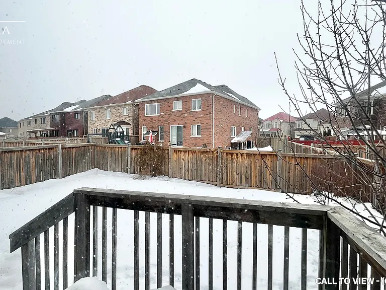 62 Bassett Cres — Photo 24