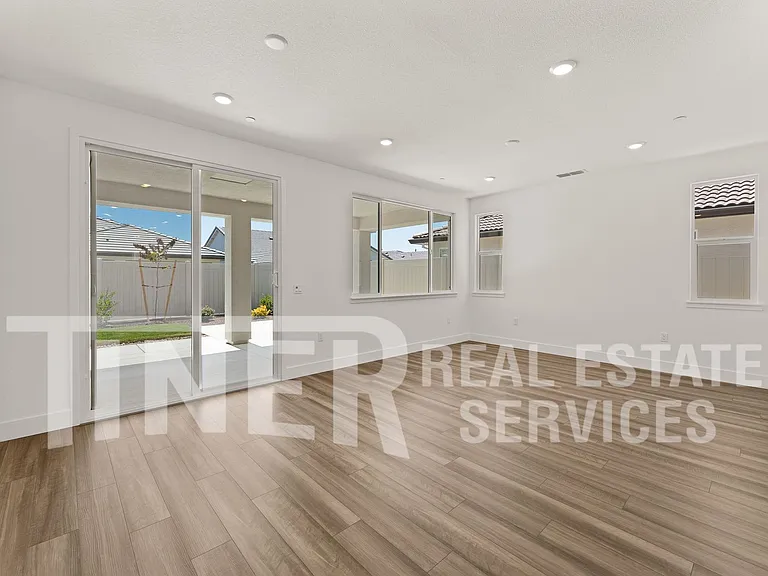 3062 Pansona St — Photo 8