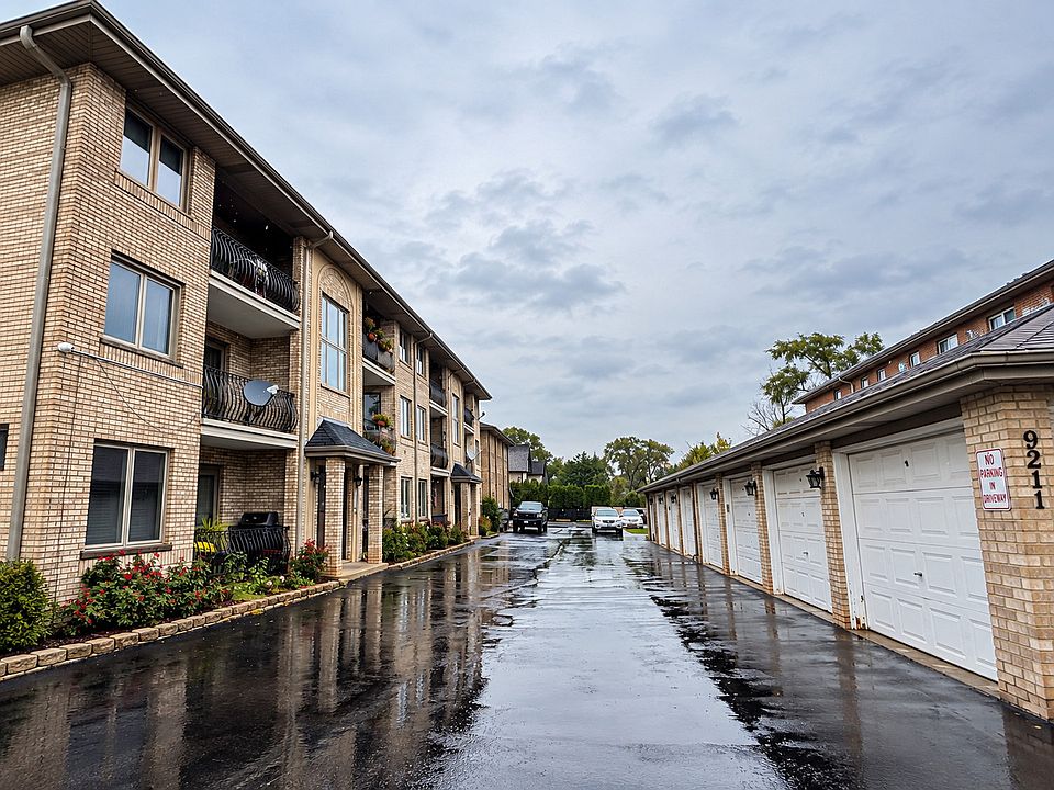 1st image of 9211 S Roberts Rd APT 1B