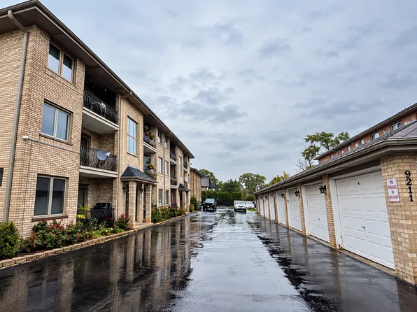 9211 S Roberts Rd APT 1B, Hickory Hills, IL 60457