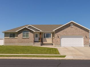 3622 W Jupiter Hills Dr, Syracuse, UT 84075