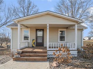 210 Elm St, Faucett, MO 64448