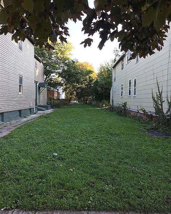 2nd image of 247 14th St
