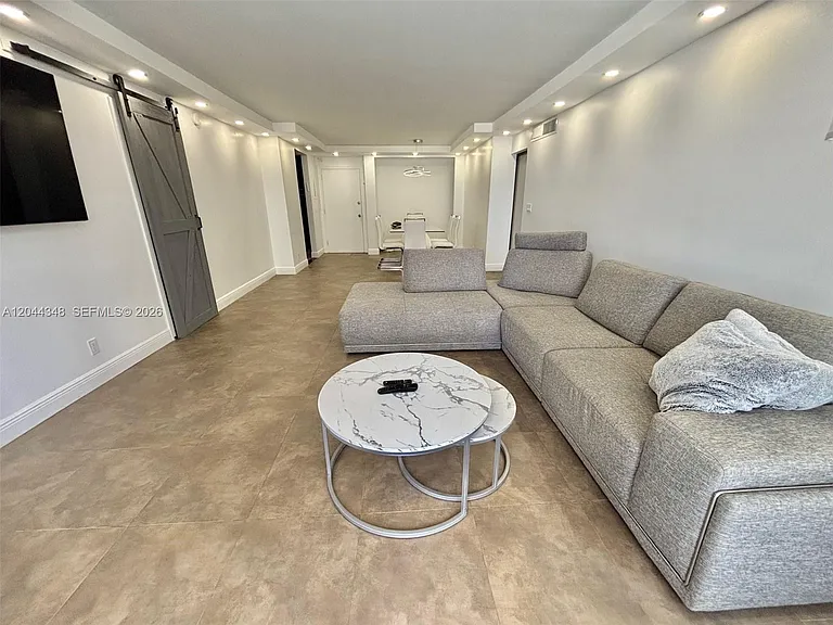 2030 S Ocean Dr #423 — Photo 6