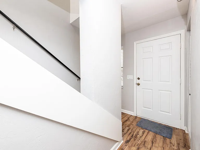 270 E Glassboro Ct #17-1B — Photo 8