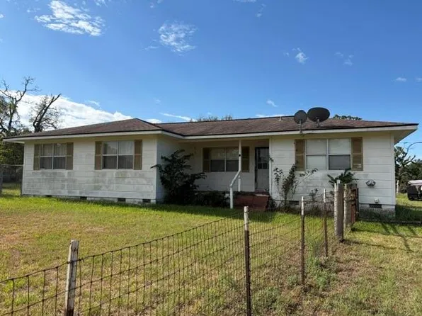 173 Morris Ln N, Huntsville, TX 77320