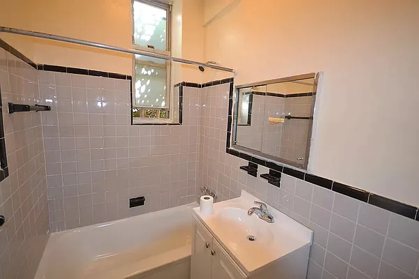 Rented by Silverstein Collection LLC  | media 3