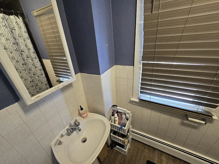 403 23rd St #10 — Photo 9