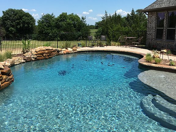 32K Gallon diving pool