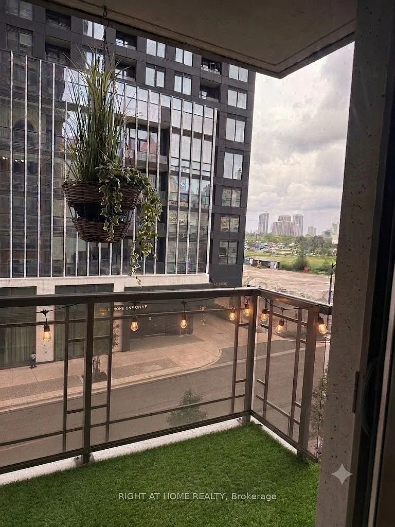 1 bed, $2,300 — Photo 4