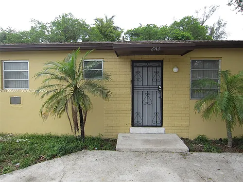2512 NW 175th Ter Photo 1