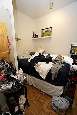 Rented by Universal Realty Group | media 32