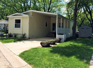 1084 Candlewood Rd, Elgin, IL 60123