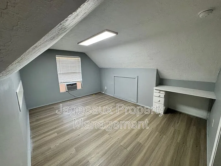 415 Ash St #A — Photo 8