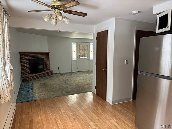 3rd image of 210 Wilmont Rd