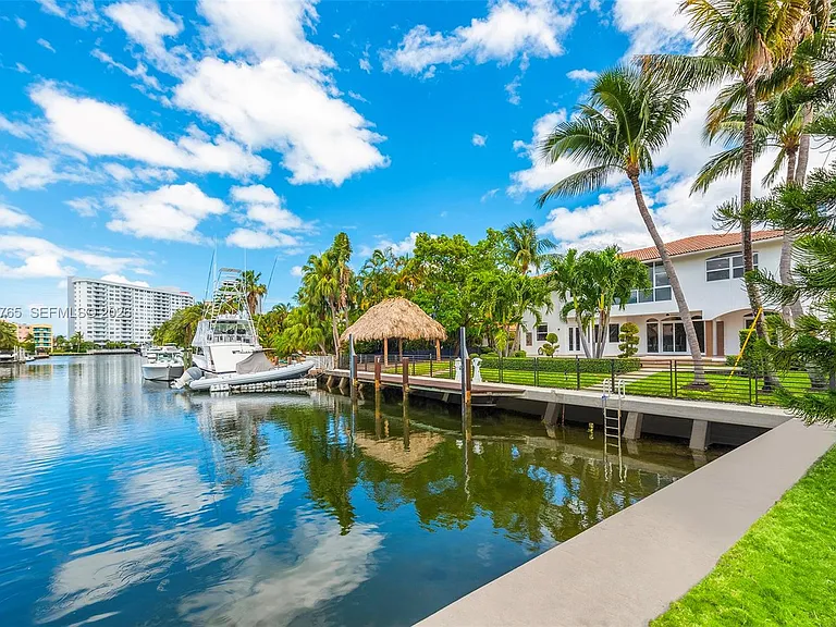 552 Palm Dr — Photo 65