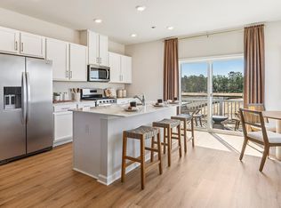135 Essex Dr, Sicklerville, NJ 08081