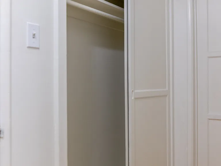 Gayley Manor Apartments — Photo 52