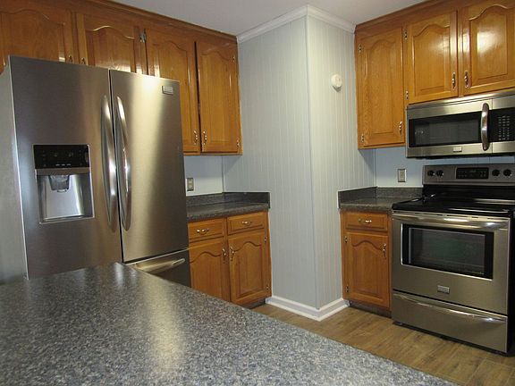 5th image of 928 E Lee St
