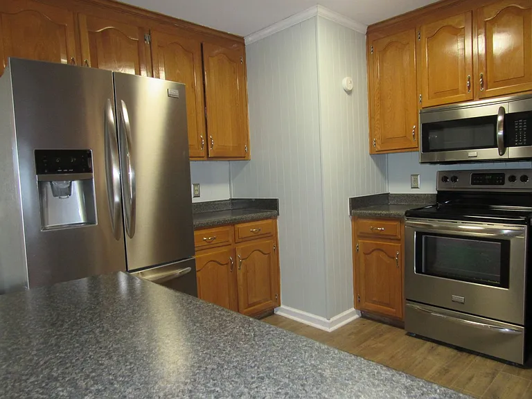 928 E Lee St — Photo 5
