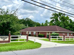 6513 Grierson St, Moss Pt, MS 39563