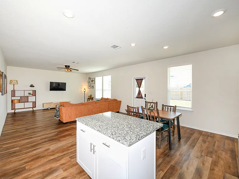 809 Beacon Hts — Photo 36