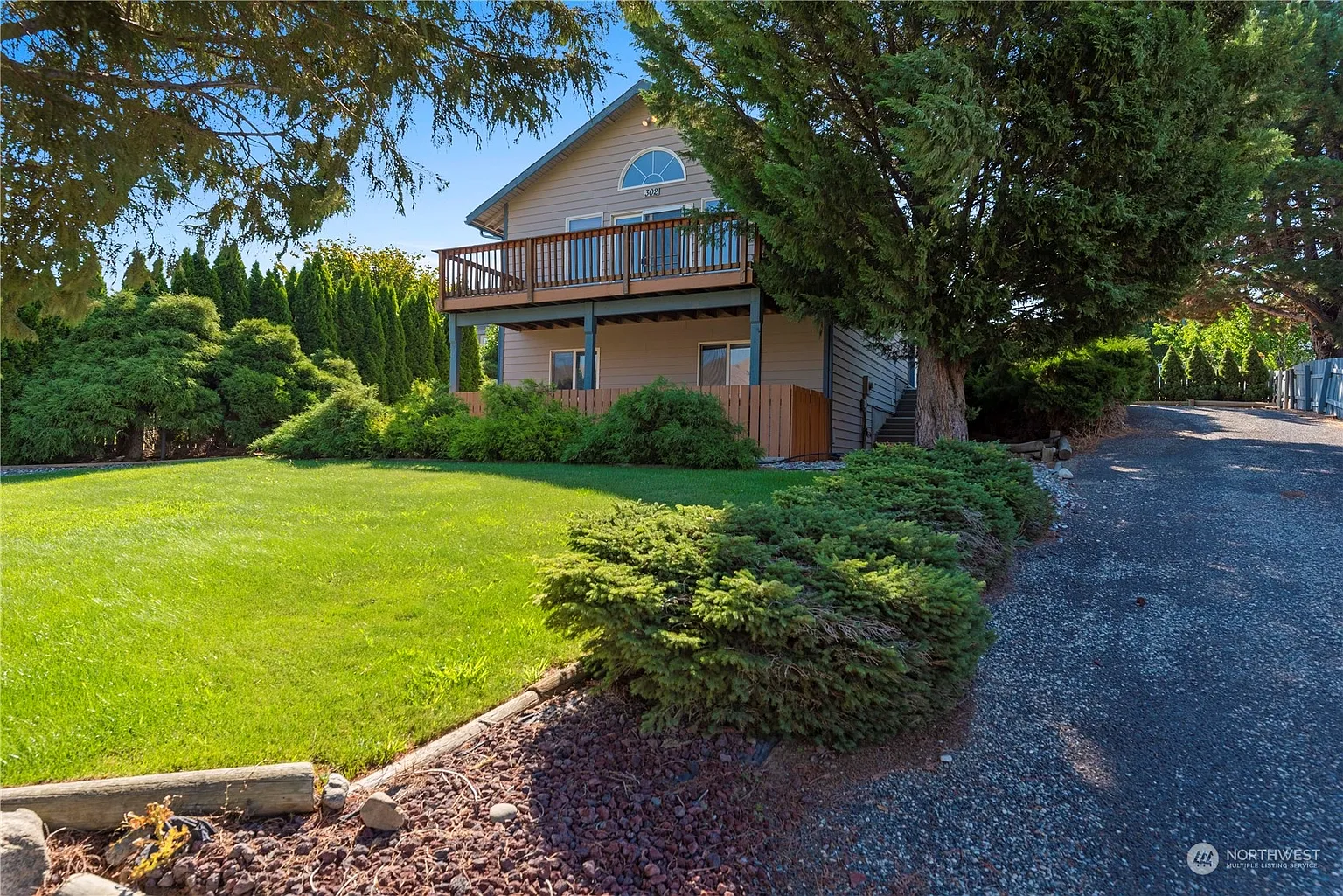 302 Pine View Drive photo 1