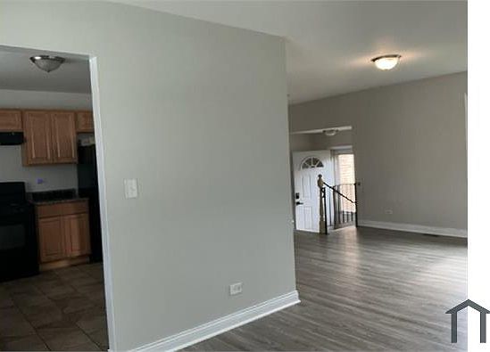 2nd image of 35 Oakview Rd