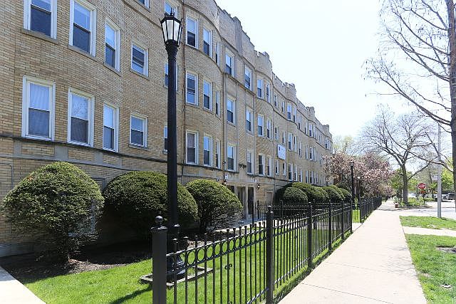 1st image of 4515 N Malden St #2C