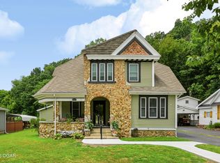 1014 Cherokee Ave, Seneca, MO 64865