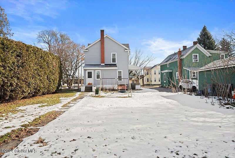3rd image of 70 Walnut Street