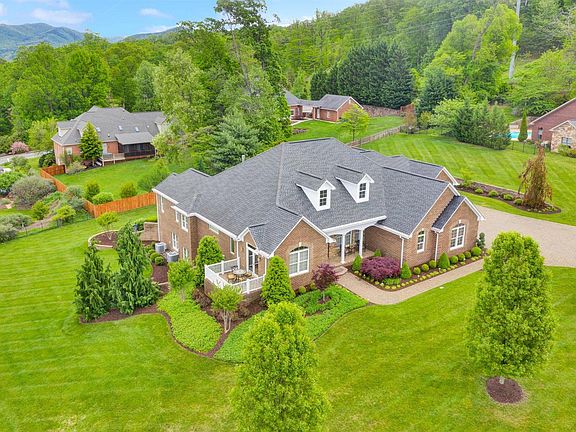 2nd image of 515 Stoneledge Dr