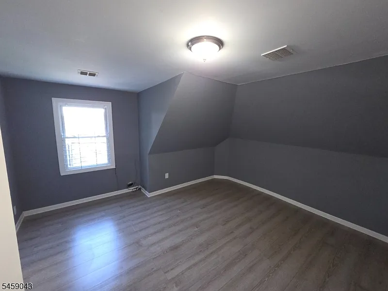 2 bed, 1.0 bath, $2,100 — Photo 2