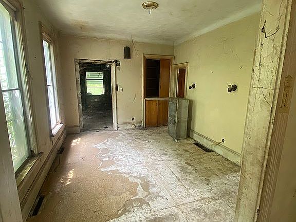 2nd image of 416 Langdon St