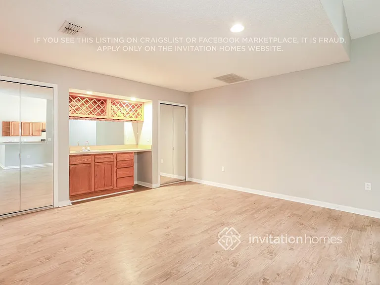 9785 Oxford Station Dr — Photo 8