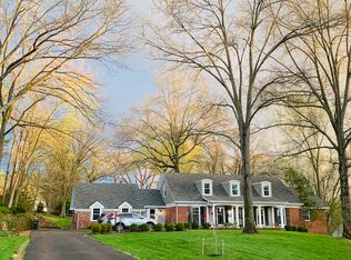 11216 Hermitage Hill Pl, Saint Louis, MO 63131