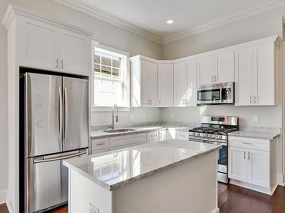 3rd image of 2749 Iberville St