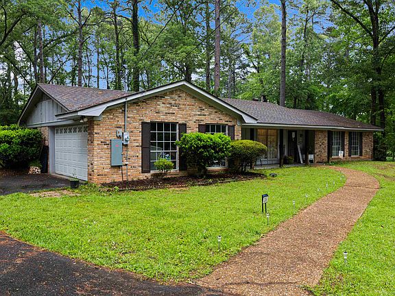 5th image of 306 Cedar Cir