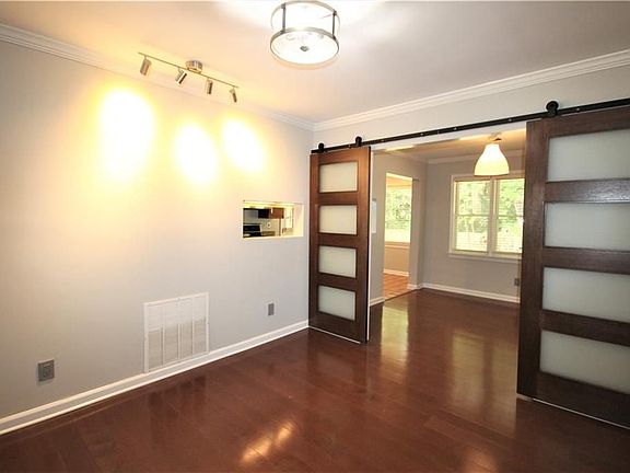 4th image of 19 Brittany Ct NE