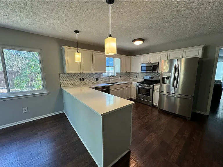108 E Stonehaven Cir — Photo 7