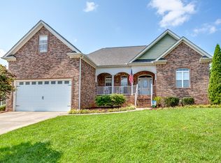 10421 Ivy Hollow Dr, Knoxville, TN 37931