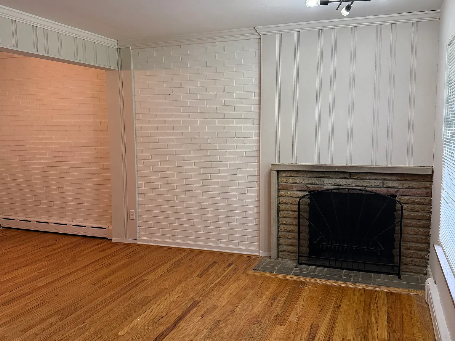 1 bed, 900 sqft, $950 — Photo 3
