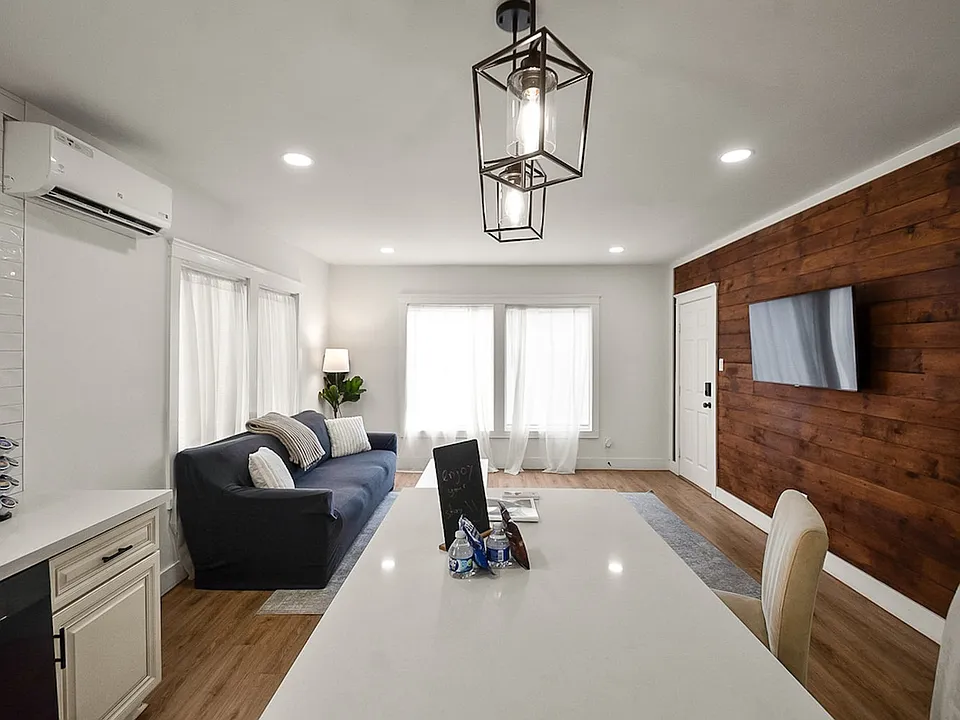 102 S Lockwood Dr #ID1609775P