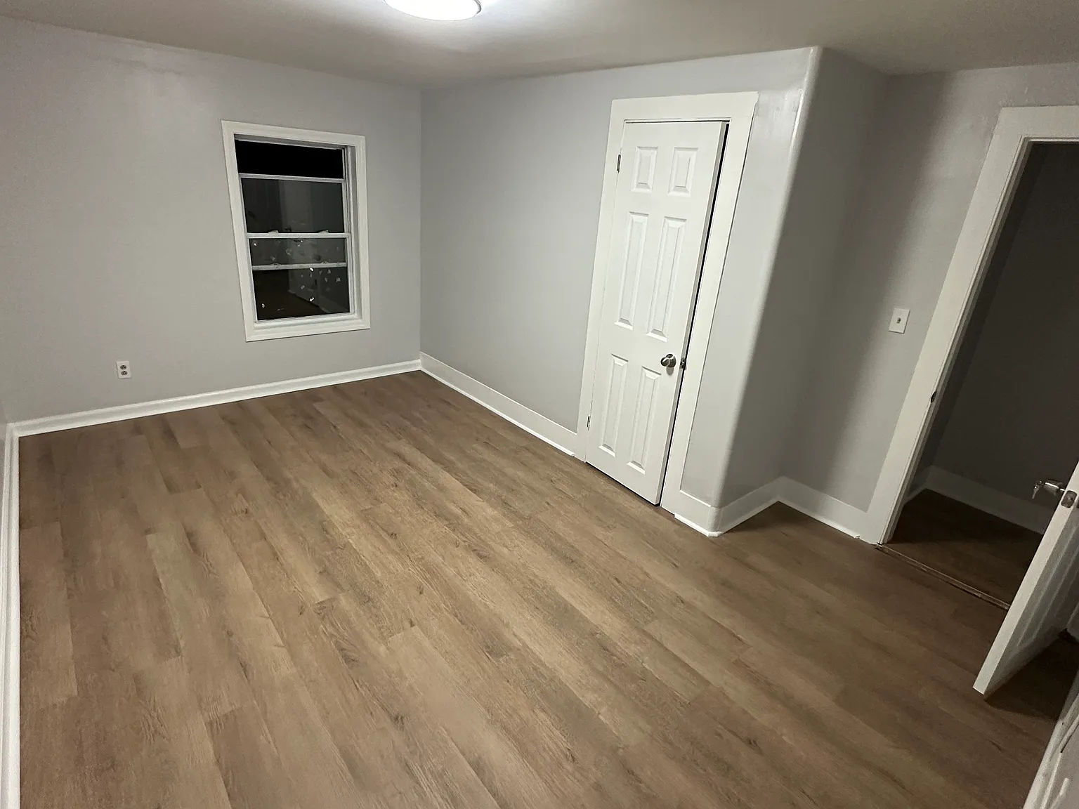 3 bed, 1010 sqft, $2,100 — Photo 4