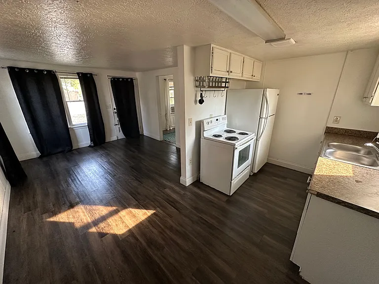 414 S Randolph Ave — Photo 3