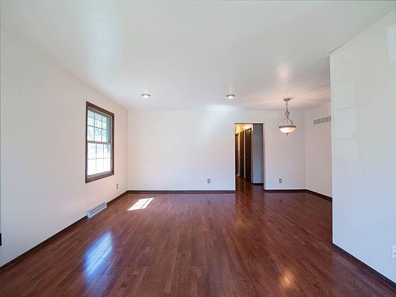 4th image of 6132 W Donges Ln