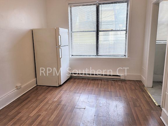 2nd image of 487 Howard Ave #3