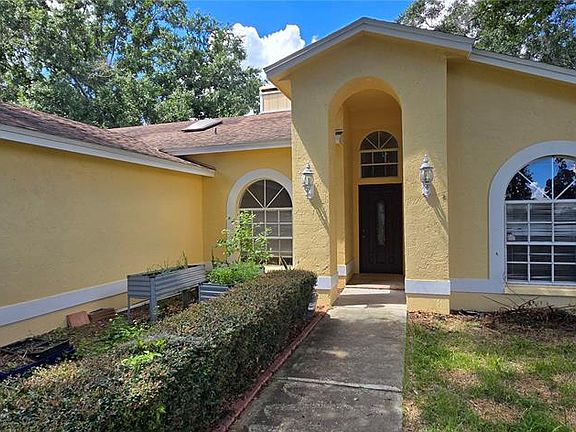 2nd image of 348 VINEYARD DRIVE