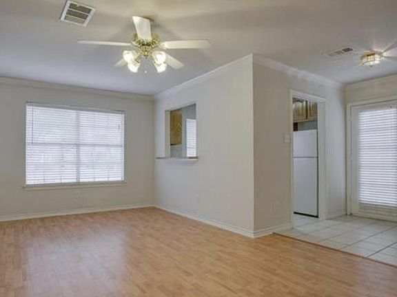 4th image of 3229-3235 S University Dr